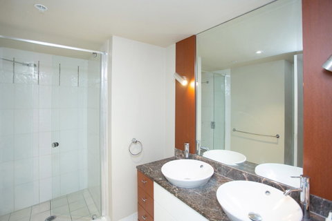 Chevron Renaissance - Private Apartments - Accommodation VIC 3