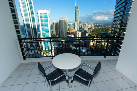 Chevron Renaissance - Private Apartments - Accommodation VIC 35