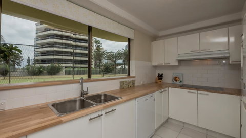 Norfolk Luxury Beachfront Apartments - Accommodation VIC 9