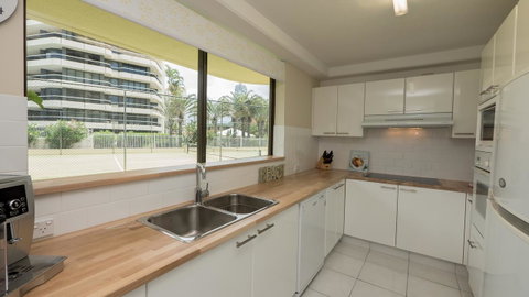 Norfolk Luxury Beachfront Apartments - Accommodation VIC 21
