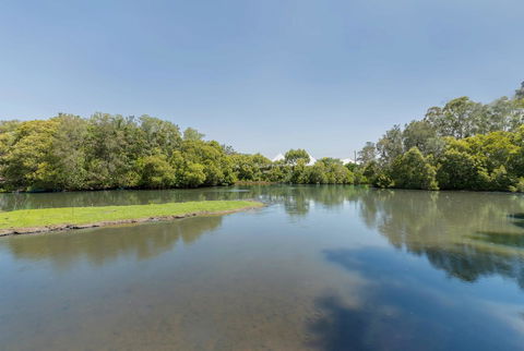 Waterfront Theme Park Getaway - Accommodation VIC 24
