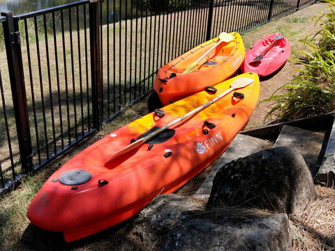 Waterfront Theme Park Getaway - Accommodation VIC 19