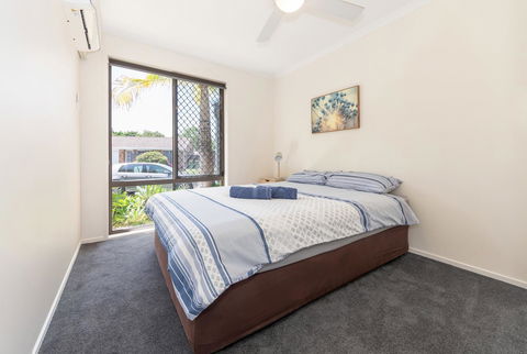 Waterfront Theme Park Getaway - Accommodation VIC 10