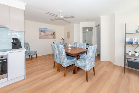 Waterfront Theme Park Getaway - Accommodation VIC 5
