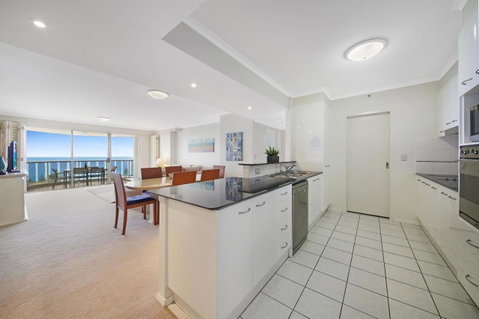 Oscar On Main Beach Resort - Accommodation VIC 4