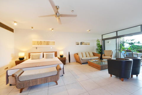 Club Tropical Resort - Official Onsite Reception & Check In - Accommodation VIC 32