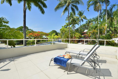 Club Tropical Resort - Official Onsite Reception & Check In - Accommodation VIC 9