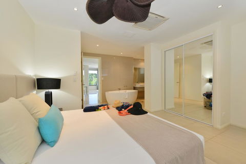Club Tropical Resort - Official Onsite Reception & Check In - Accommodation VIC 39