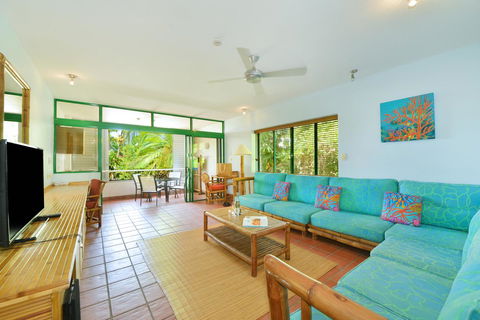 Club Tropical Resort - Official Onsite Reception & Check In - Accommodation VIC 40