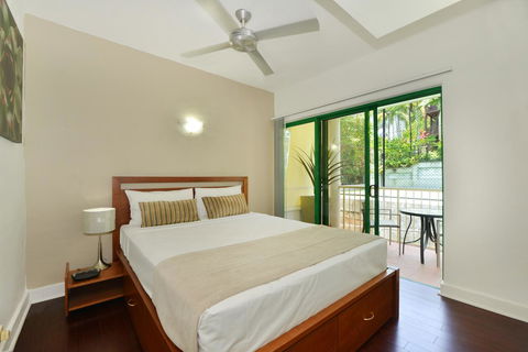 Club Tropical Resort - Official Onsite Reception & Check In - Accommodation VIC 7