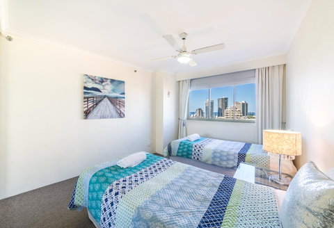 The Meriton Apartments On Main Beach - Accommodation VIC 3