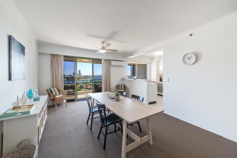 The Meriton Apartments On Main Beach - Accommodation VIC 14