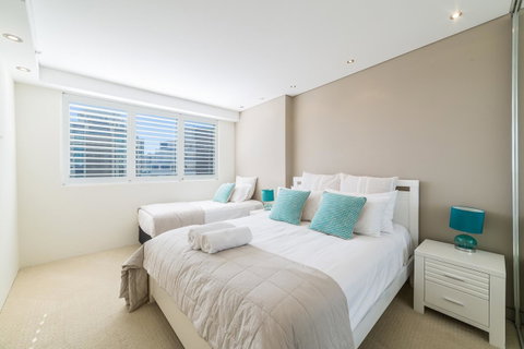 The Meriton Apartments On Main Beach - Accommodation VIC 6