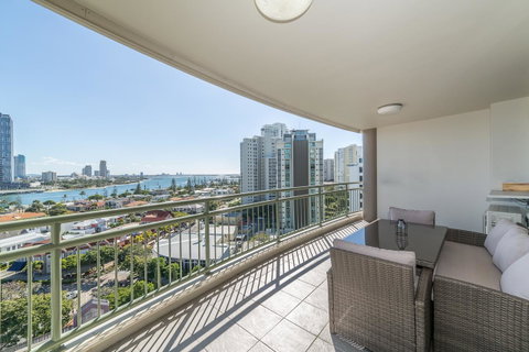 The Meriton Apartments On Main Beach - Accommodation VIC 23