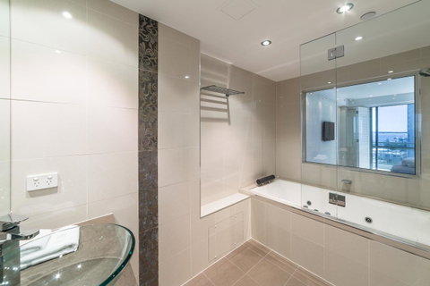 The Meriton Apartments On Main Beach - Accommodation VIC 8