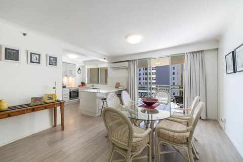 The Meriton Apartments On Main Beach - Accommodation VIC 2