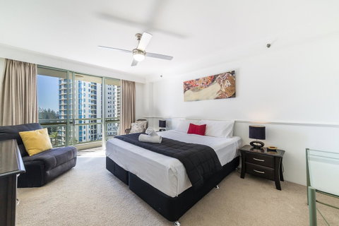 The Meriton Apartments On Main Beach - Accommodation VIC 1