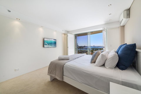 The Meriton Apartments On Main Beach - Accommodation VIC 5