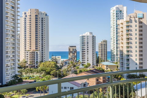 The Meriton Apartments On Main Beach - Accommodation VIC 21