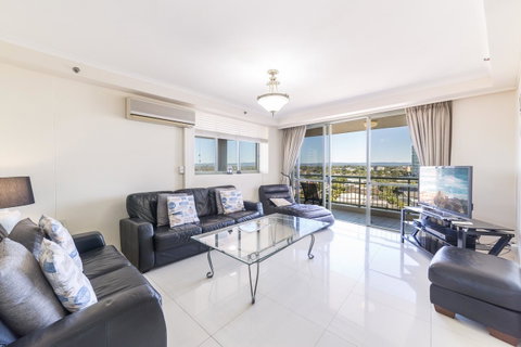 The Meriton Apartments On Main Beach - Accommodation VIC 13