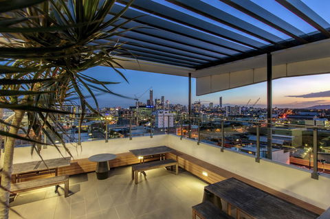 Code Apartments - Accommodation VIC 2