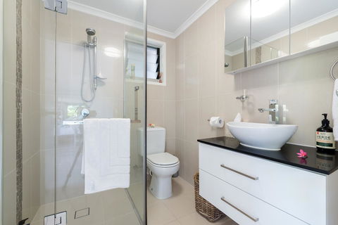 Private Guest Suite High On Currumbin Hill - Accommodation VIC 12