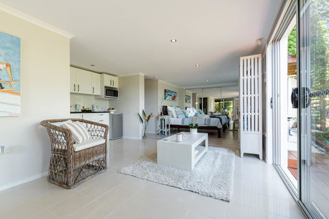 Private Guest Suite High On Currumbin Hill - Accommodation VIC 9