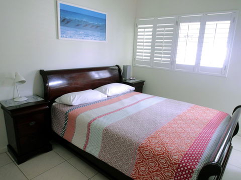 Cylinder Beach Mooloomba Unit 3 - Accommodation VIC 7