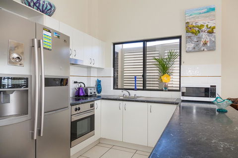 Cylinder Beach Mooloomba Unit 3 - Accommodation VIC 6
