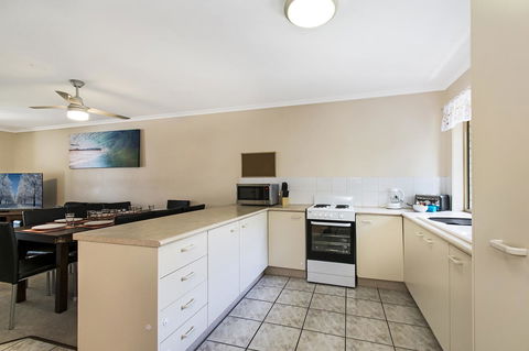 Growder Court 3 - Coolum Beach QLD - Accommodation VIC 31
