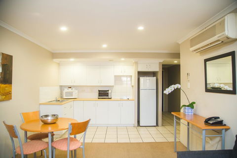 Cosmopolitan Motel & Serviced Apartments - Accommodation VIC 19