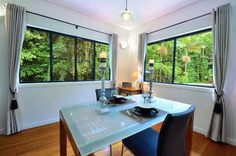 Misty Mountains Rainforest Retreat - Accommodation VIC 11