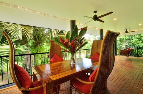 Misty Mountains Rainforest Retreat - Accommodation VIC 9