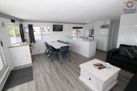 Coomera Houseboats - Accommodation VIC 8