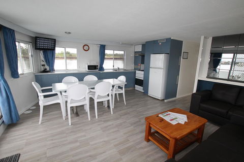 Coomera Houseboats - Accommodation VIC 5