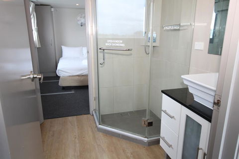 Coomera Houseboats - Accommodation VIC 23
