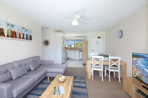 Surf Dance Apartments - Accommodation VIC 3
