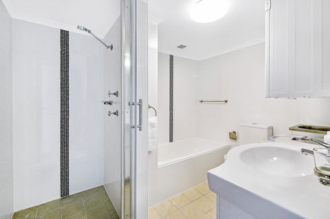 Beachcomber Holiday Apartment - Accommodation VIC 10