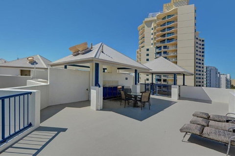 Raffles Mooloolaba - Accommodation VIC 5