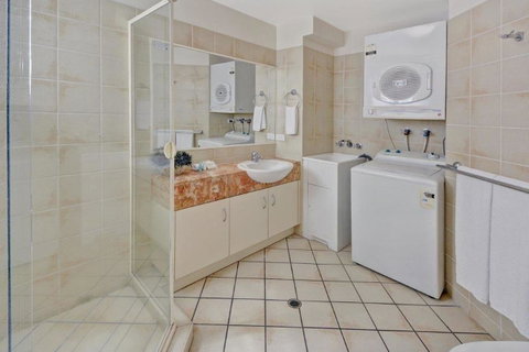 Raffles Mooloolaba - Accommodation VIC 12