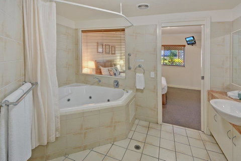 Raffles Mooloolaba - Accommodation VIC 11