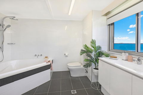 Elouera Tower - Accommodation VIC 3