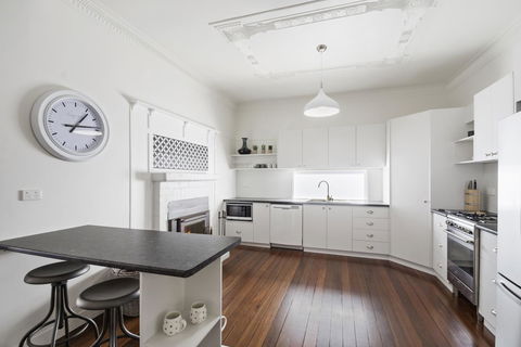 The Lighthouse - Accommodation VIC 12