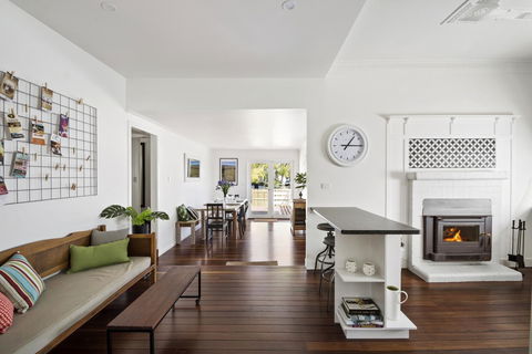 The Lighthouse - Accommodation VIC 7