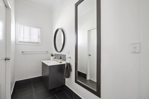 The Lighthouse - Accommodation VIC 13