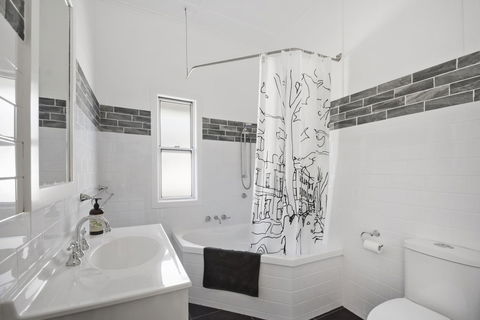 The Lighthouse - Accommodation VIC 14