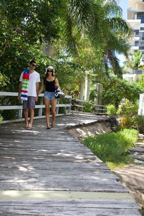 Surfers Mayfair - Accommodation VIC 7