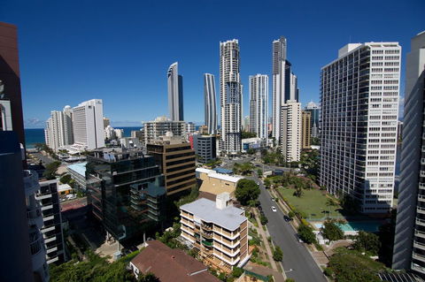 Surfers Mayfair - Accommodation VIC 1