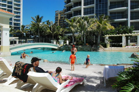 Chevron Renaissance - HR Surfers Paradise - Accommodation VIC 15