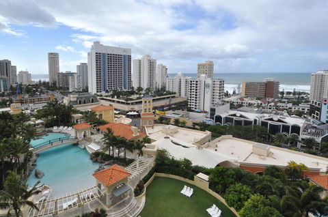 Chevron Renaissance - HR Surfers Paradise - Accommodation VIC 29